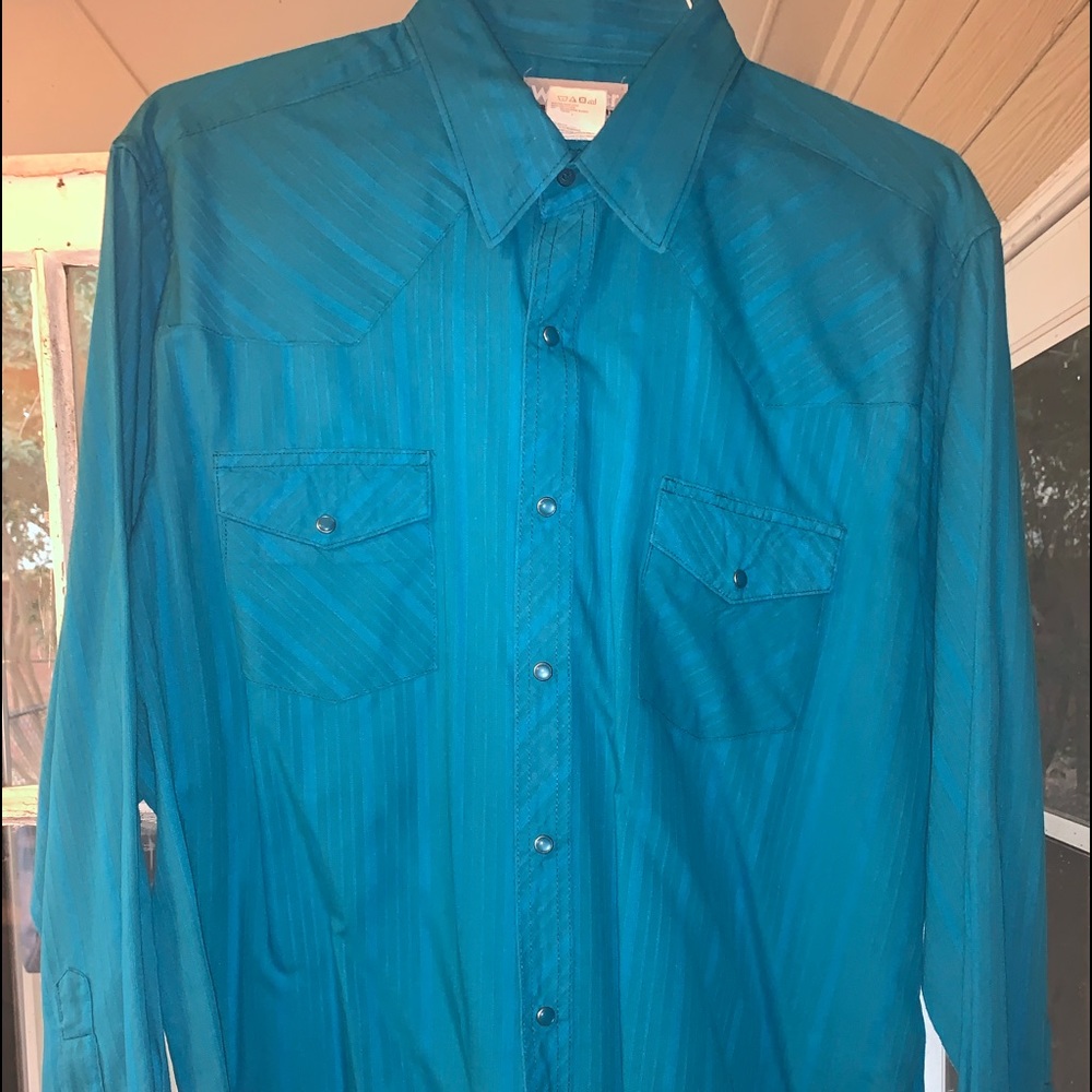 Men’s Wrangler XL Pearl snap shirt